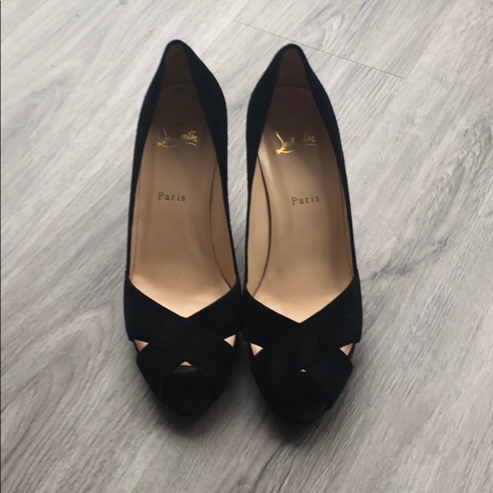 Used louboutin size 39 heels.